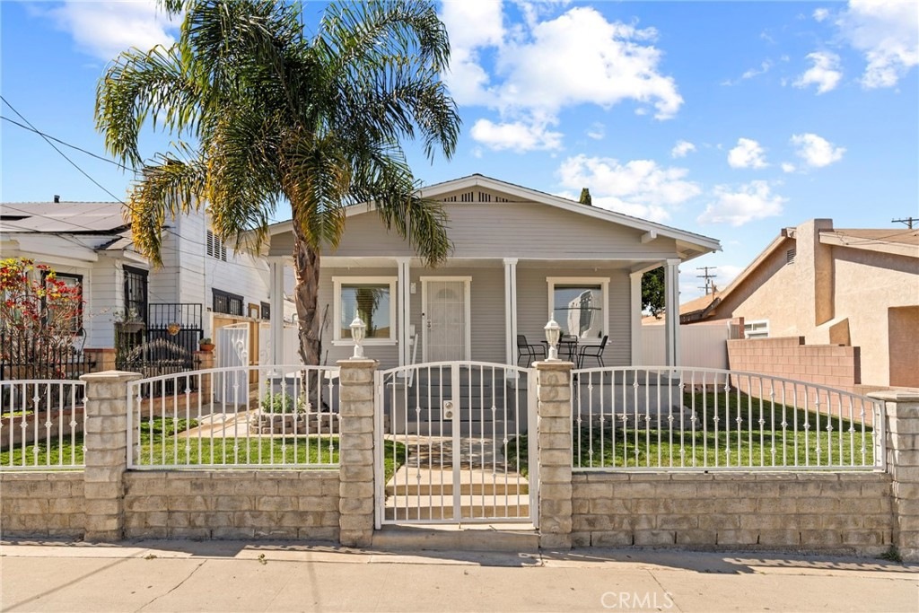 417 S Grand Ave